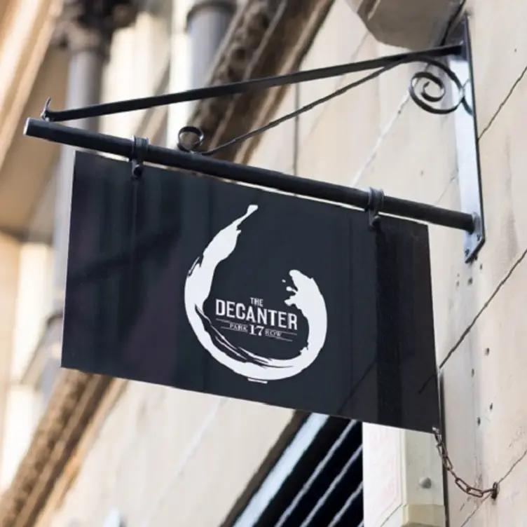 The Decanter Updated 2024, British Restaurant in Leeds, West Yorkshire