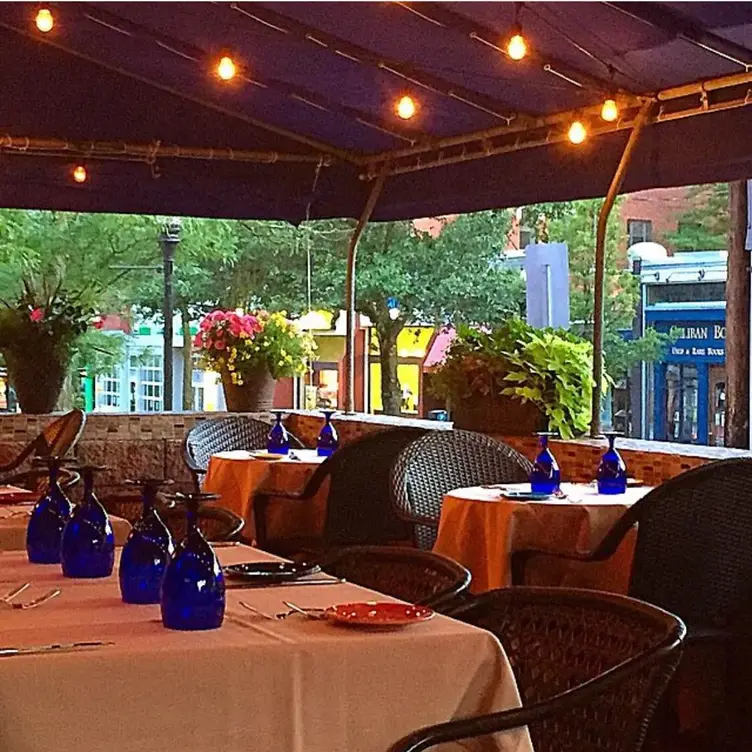 Alfresco dining overlooking eclectic Craig Street - Lucca Ristorante, Pittsburgh, PA