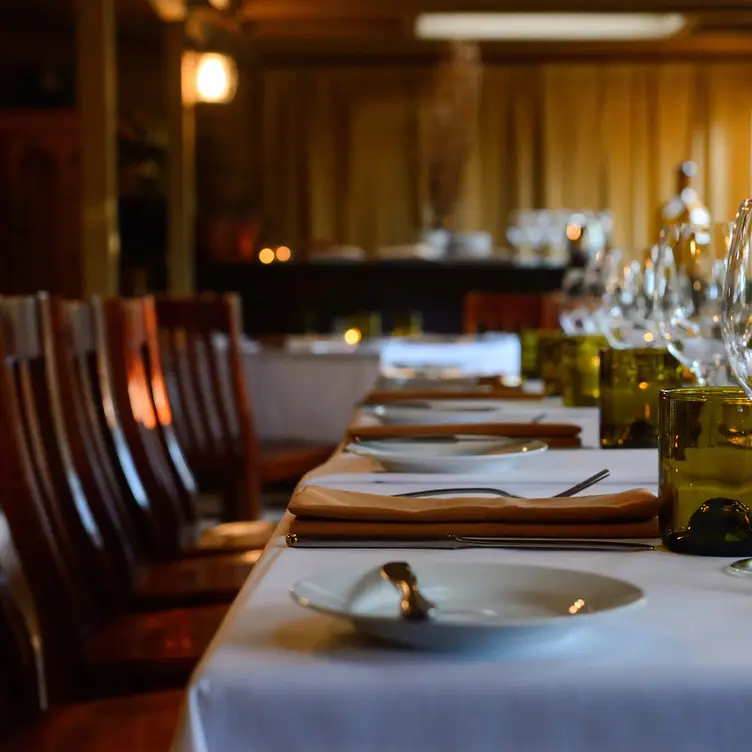 Side Look At Tables - Quiessence at The Farm at South Mountain，AZPhoenix