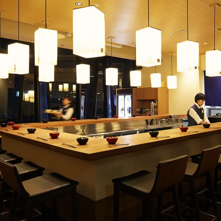 店内 - 日本酒バル のまえ by shimogamo saryo 東京都 中央区
