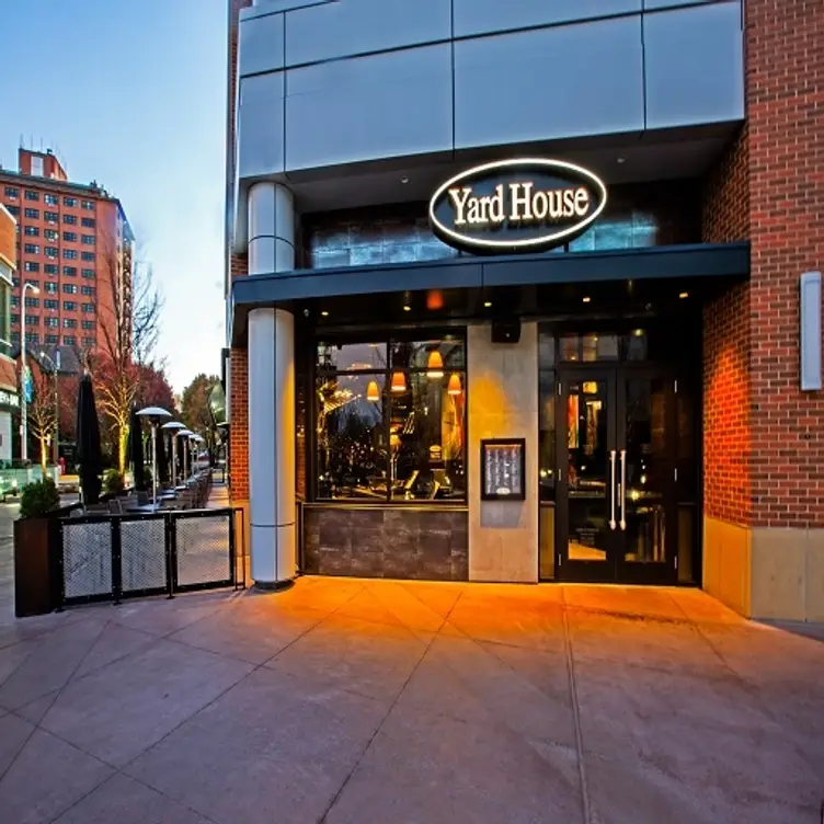 Yard House - NewCity at Lincoln Park - Permanently Closed，ILChicago