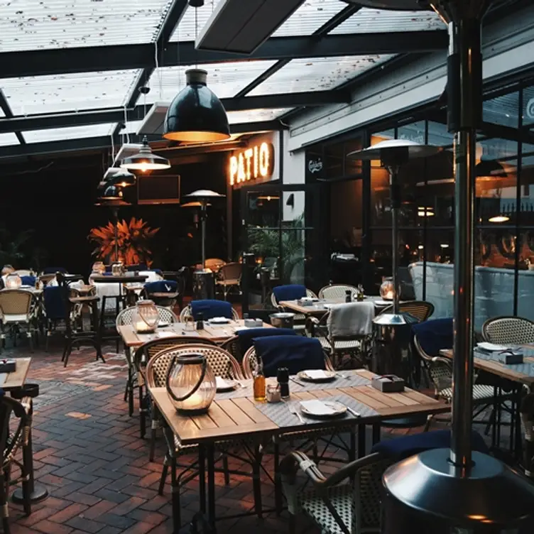 Patio Aktualisiert 2025 Crossover Restaurant in Hamburg