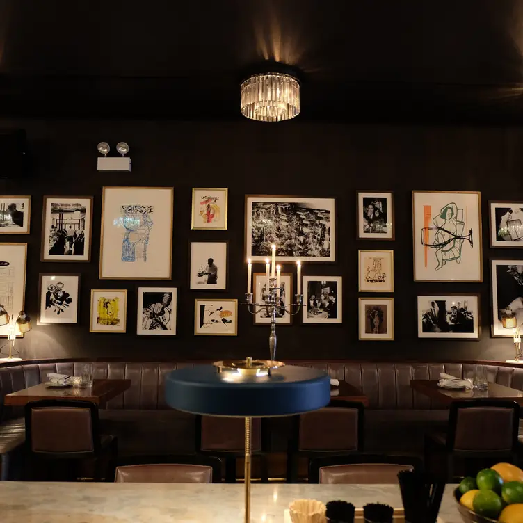 Eight Bar and Patio Updated 2024, American Restaurant in Chicago, IL