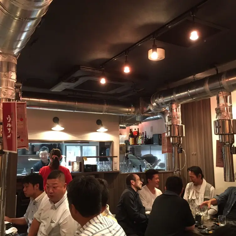 焼肉ウルフ東京神田店 店内 - 焼肉　元祖おとしダレ　ウルフ　東京神田店 東京都 千代田区