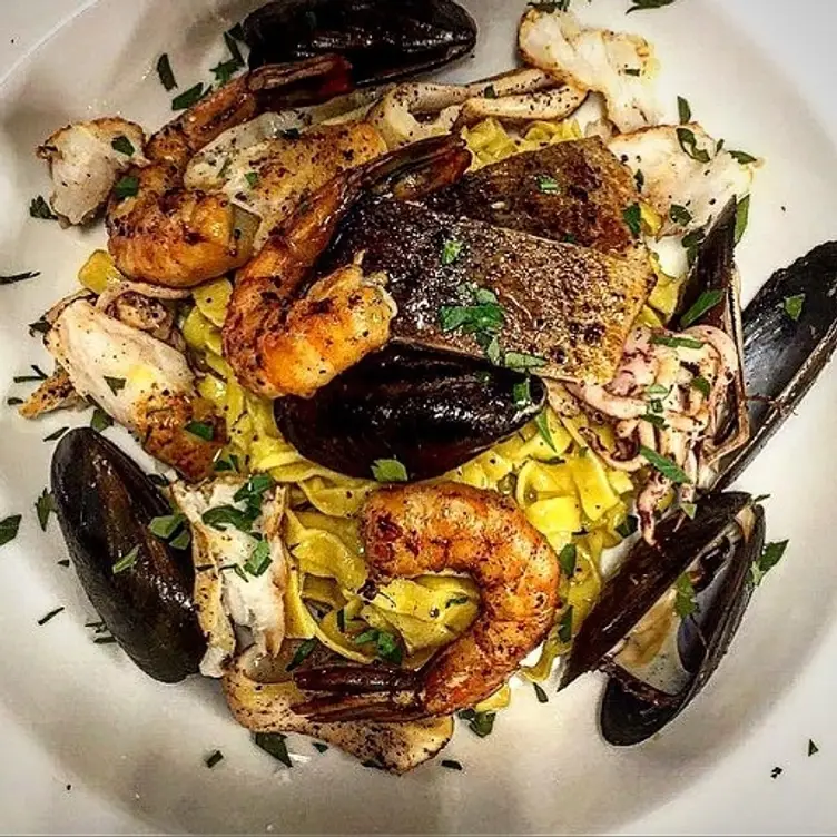 The Tulip and the Rose Cafe Updated 2024, Turkish Restaurant in