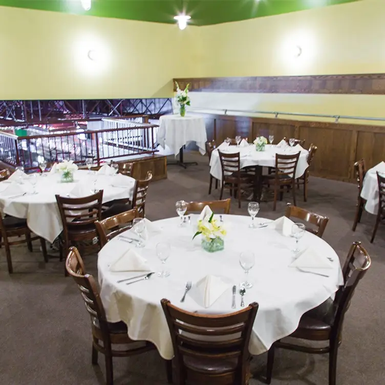 Barley’s Kitchen+Tap Shawnee Updated 2024, Contemporary American