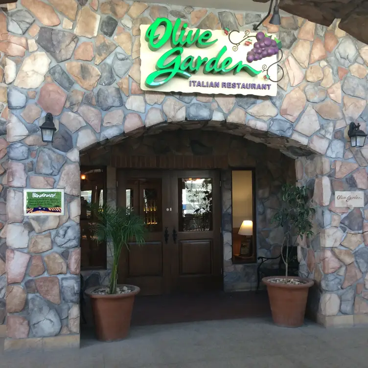 Entrada - Olive Garden - Leon, León, GUA