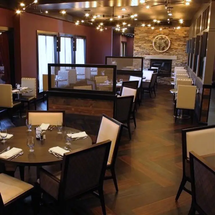 Jacksons Restaurant Rotisserie Bar Doubletree Hotel Moon