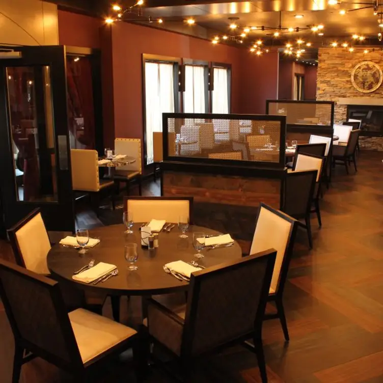 Jacksons Restaurant Rotisserie Bar Doubletree Hotel Moon