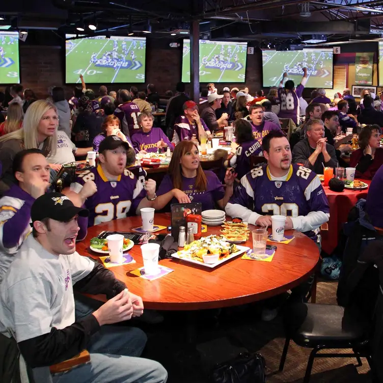 minnesota vikings bar near me