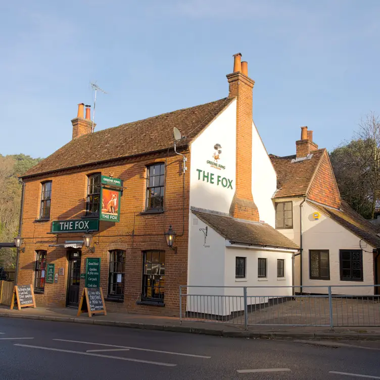 = - The Fox Inn, Farnham, Surrey