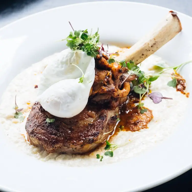 The Candy Apple Cafe + Cocktails Updated 2024, American Restaurant in