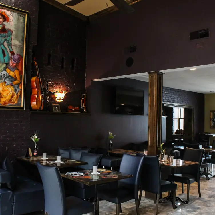 Lounge Room - Symphony Hotel Restaurant, Cincinnati, OH