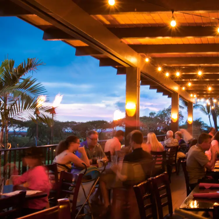 Outdoor lanai dining - Manoli's Pizza Company, Kihei, HI