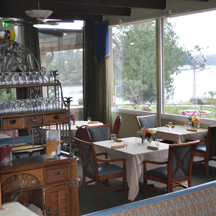 Spirits Bar and Grill Old Alcohol Plant Restaurant Port Hadlock, WA