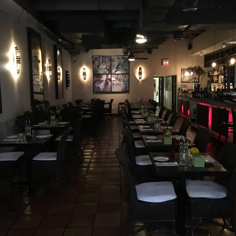 Cara Mia Trattoria Italiana - Permanently Closed, Miami Beach, FL