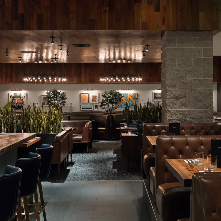 Earls Bellevue--Lounge - Earls Kitchen + Bar - Bellevue, Bellevue, WA