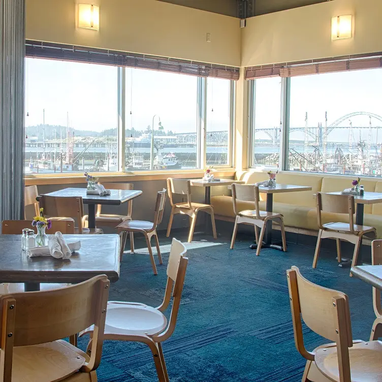 Local Ocean Seafoods Updated 2025, Seafood Restaurant in Newport, OR