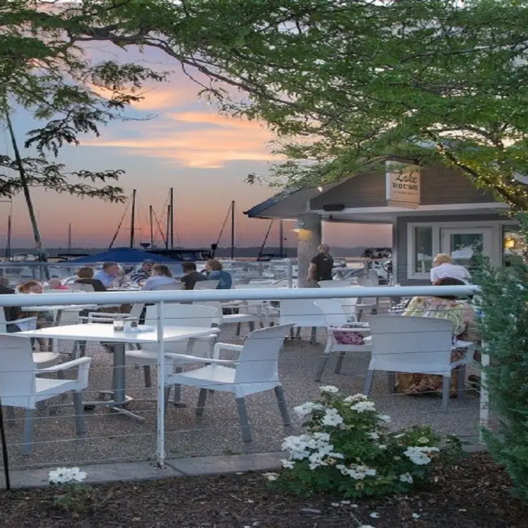 The Lake House，MIMuskegon