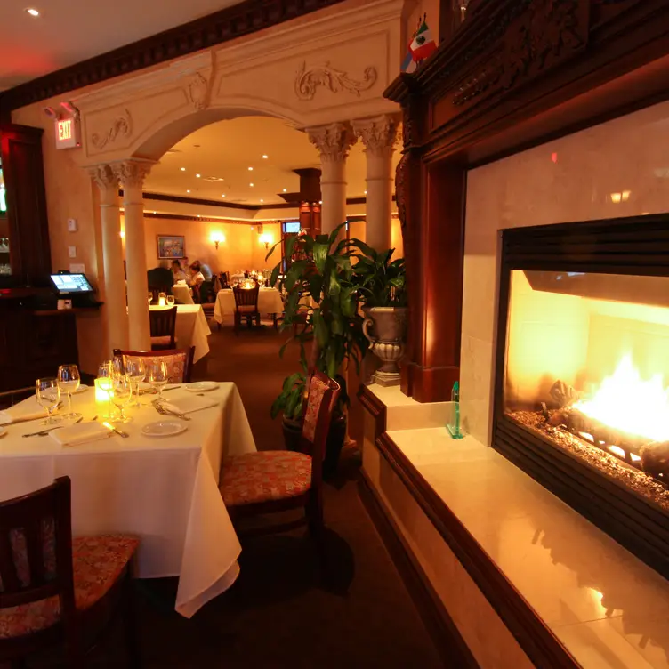 Luciano's Ristorante & Lounge/Rahway, NJ, Rahway, NJ