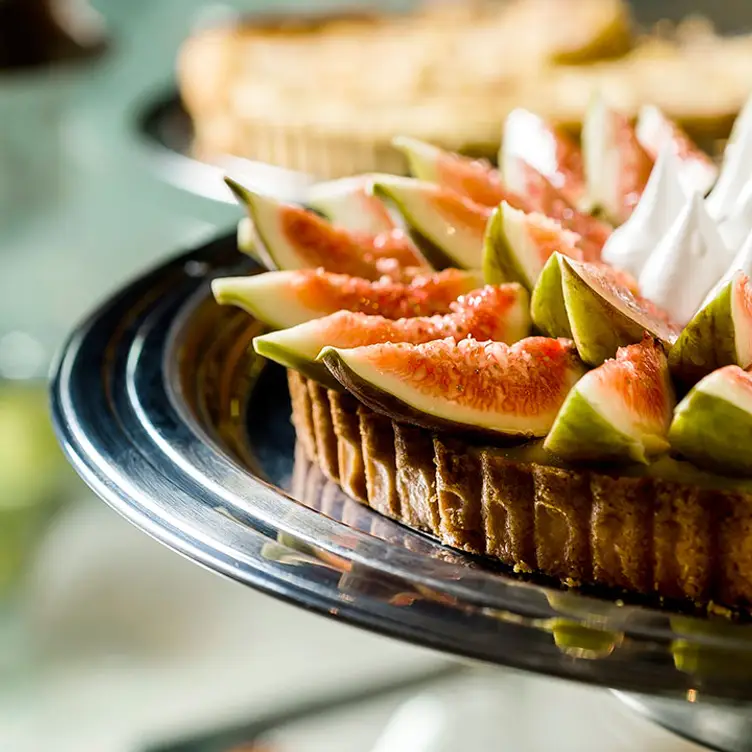 figs crostata and meringue - Grand Hyatt Rio de Janeiro Tano Cucina Italiana, Barra da Tijuca, Rio de Janeiro