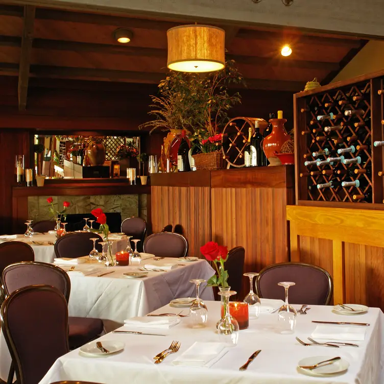 Bay View Restaurant - Inn at the Tides - Updated 2024, Italian ...