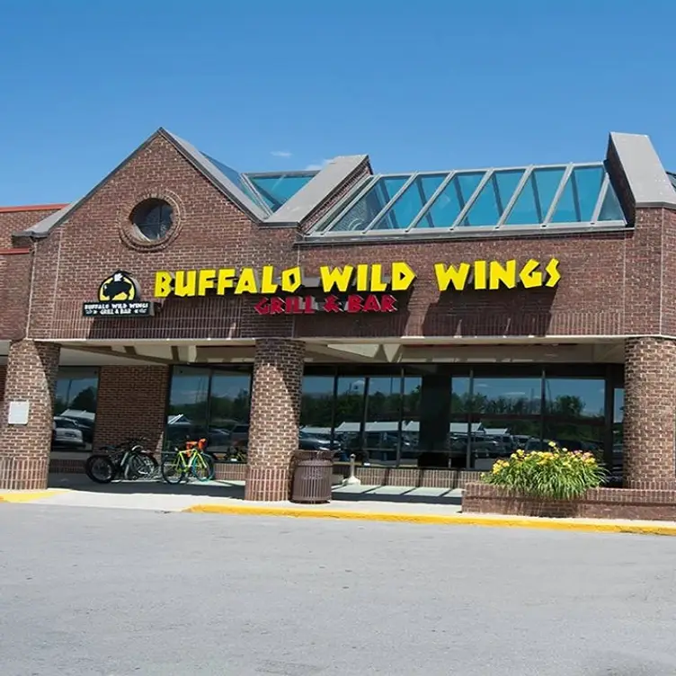 Buffalo Wild Wings - Willow Lake - Buffalo Wild Wings - Willow Lake IN Indianapolis