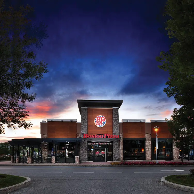 Boston Pizza - Boston Pizza - Esplanade North Vancouver, North Vancouver, BC