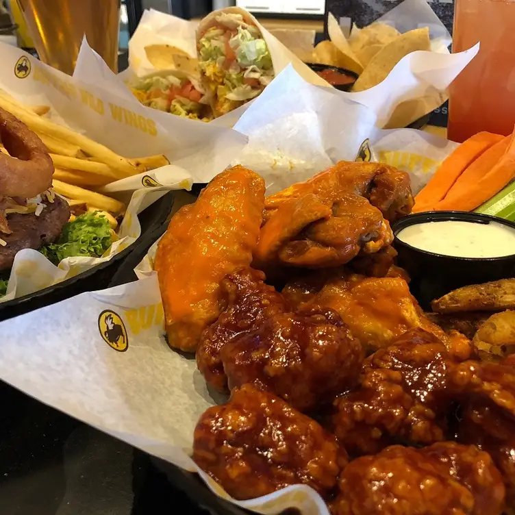 New Buffalo Wild Wings combo sauces mean guests don't have to choose