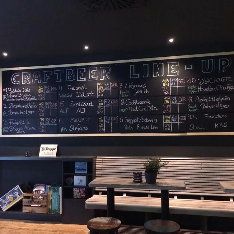 HOLY CRAFT Beer Bar，NWDüsseldorf