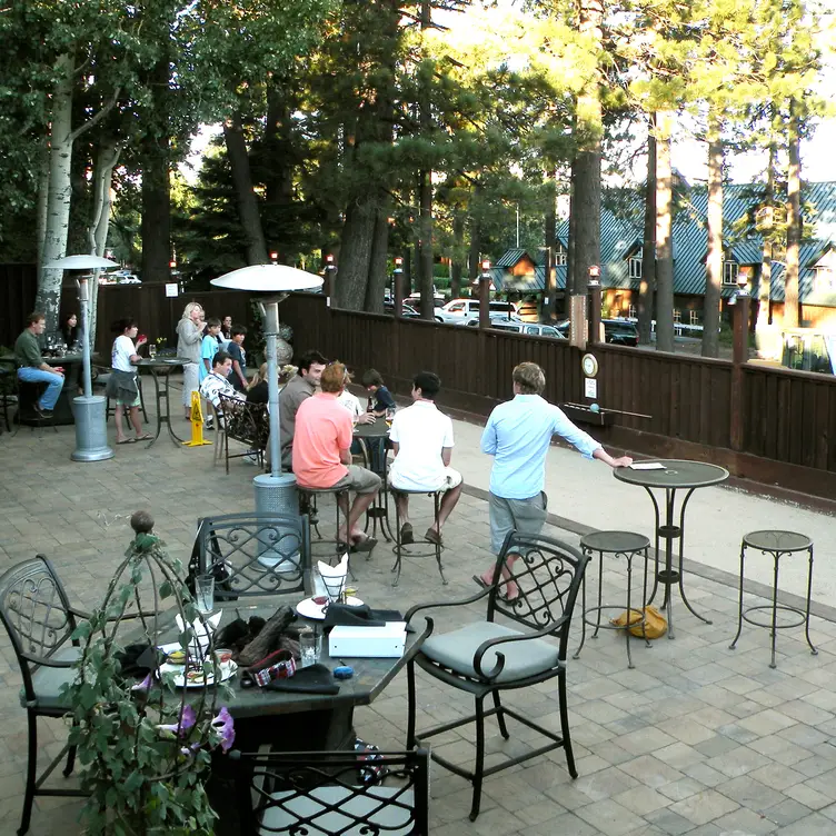 Wolfdales Bocce courtyard - Wolfdale's Cuisine Unique, Tahoe City, CA