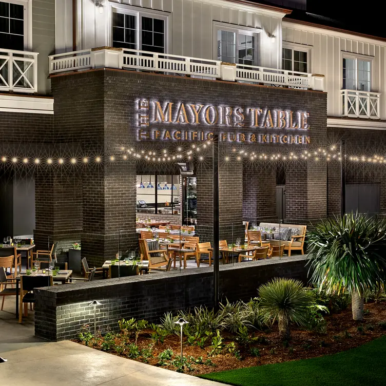 Exterior - Mayor's Table Pacific Pub + Kitchen, Newport Beach, CA