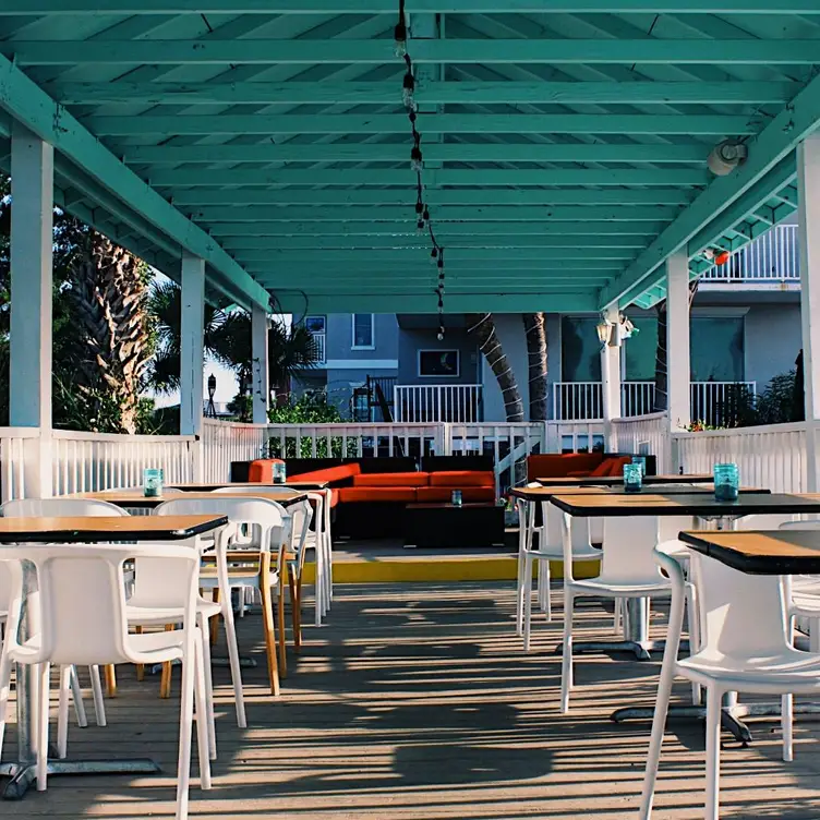 Deck Beach Bar - The Deck Beach Bar and Kitchen GA Tybee Island