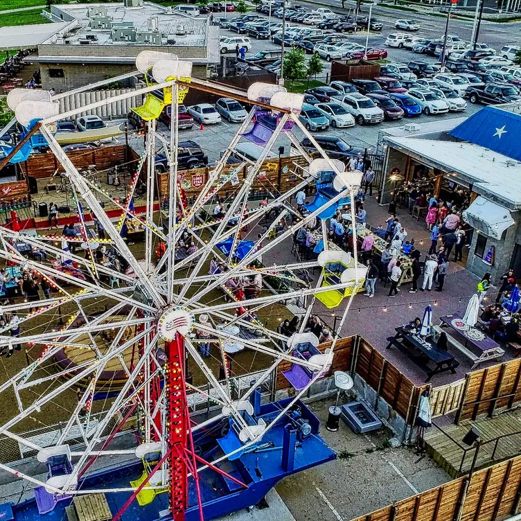 Ferris Wheelers Backyard and BBQ，TXDallas