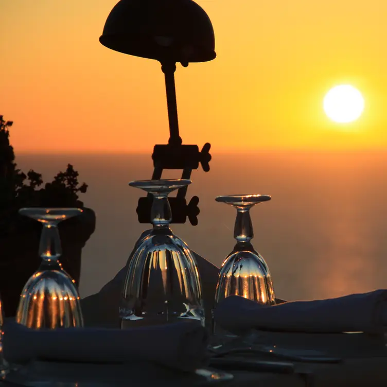 Fanari Restaurant - Oia，Santorini CycladesOia