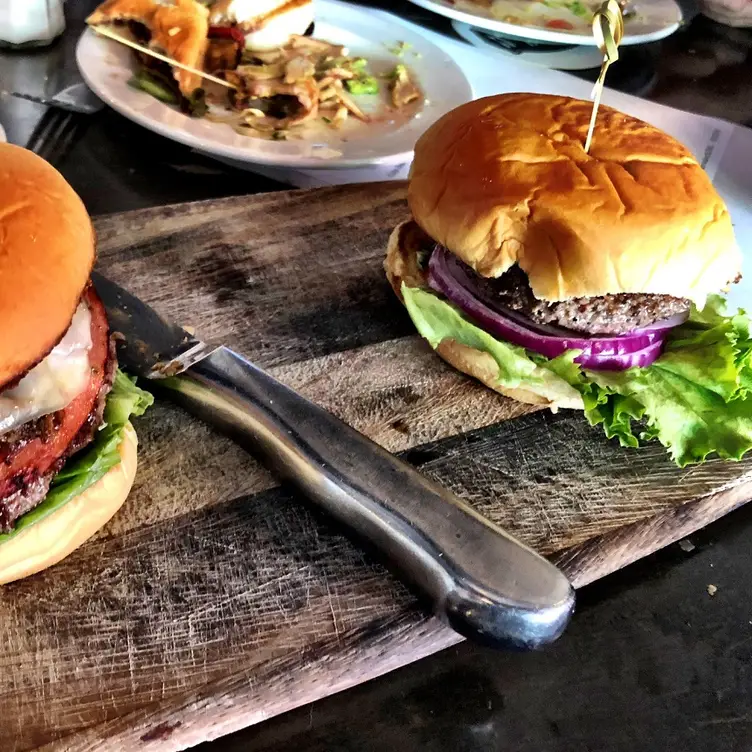 Live Roanoke Updated 2024, American Restaurant in Roanoke, TX