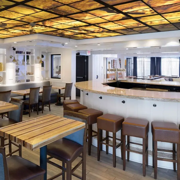 5120 Restaurant & Onyx Bar, Bloomington, MN