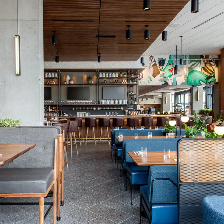 Earls Kitchen + Bar - Ambleside，BCWest Vancouver