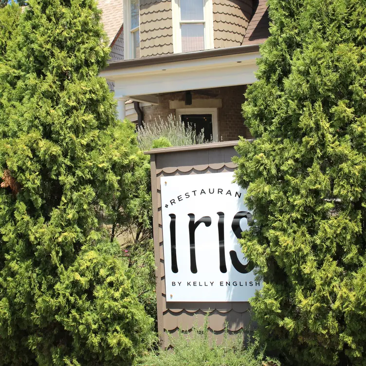 Restaurant Iris, Memphis, TN