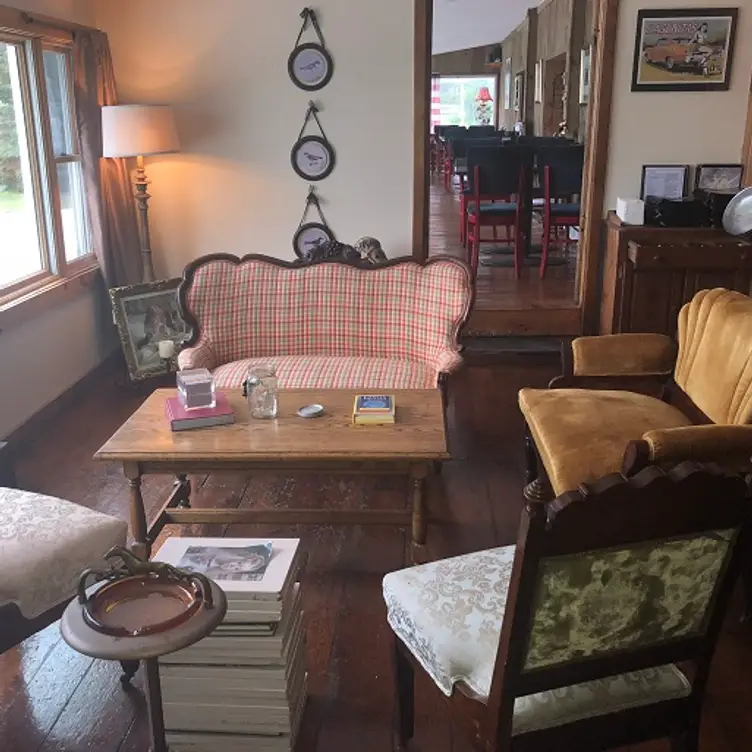 Nostalgia Ale House & Wine Bar Updated 2024, American Restaurant in