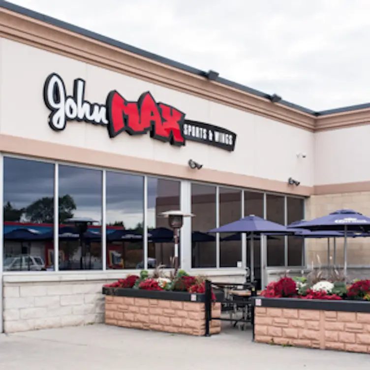 John Max Sports & Wings - Dougall Ave, Windsor, ON