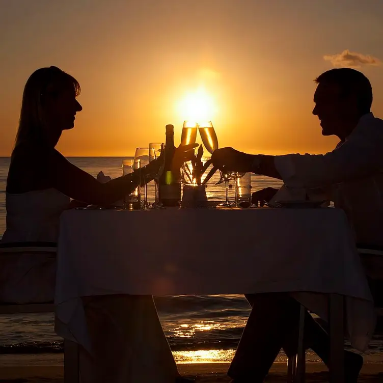 Dinner At Sunset X S - Bongo's Restaurant, Negril, Westmoreland