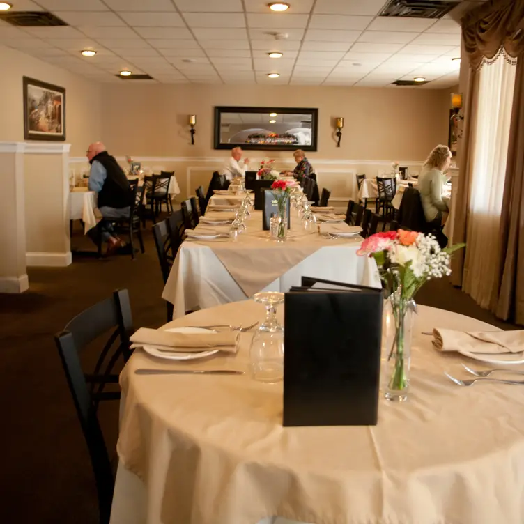 Villaggio Ristorante, Manchester, NH