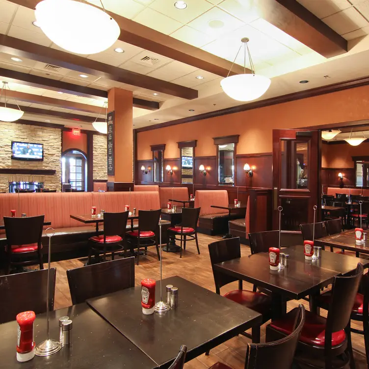Labriola CafeOak Brook Updated 2024, Italian Restaurant in Oak Brook, IL