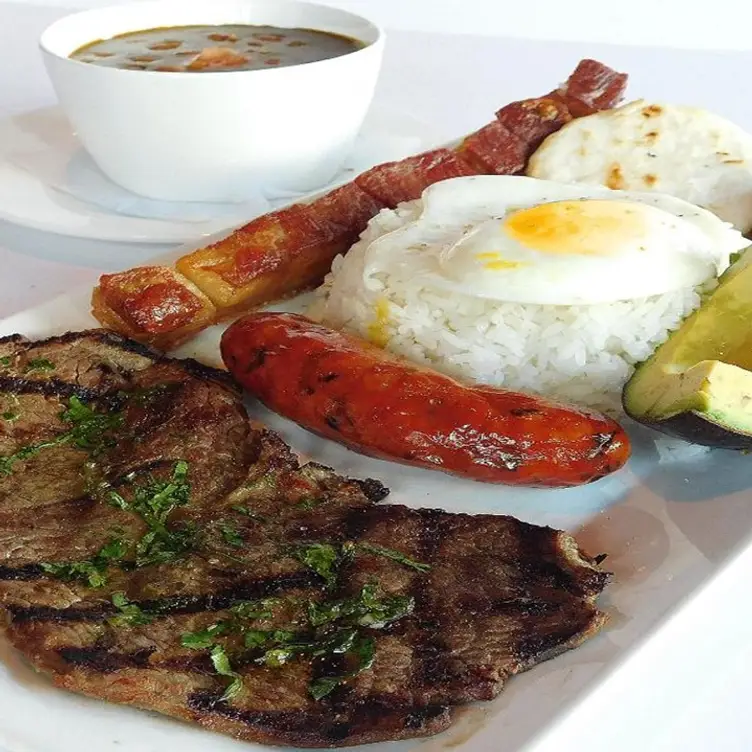 Bandeja Paisa Latin Restaurant, Orlando, FL