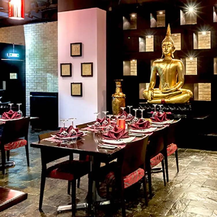 The Royal Budha - Holiday Inn Dubai - Al Barsha, Al Barsha, Dubai