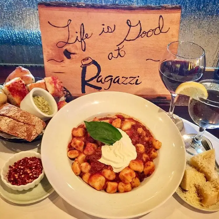 Ragazzi Profile - Ragazzi Italian Kitchen & Bar，NYNesconset