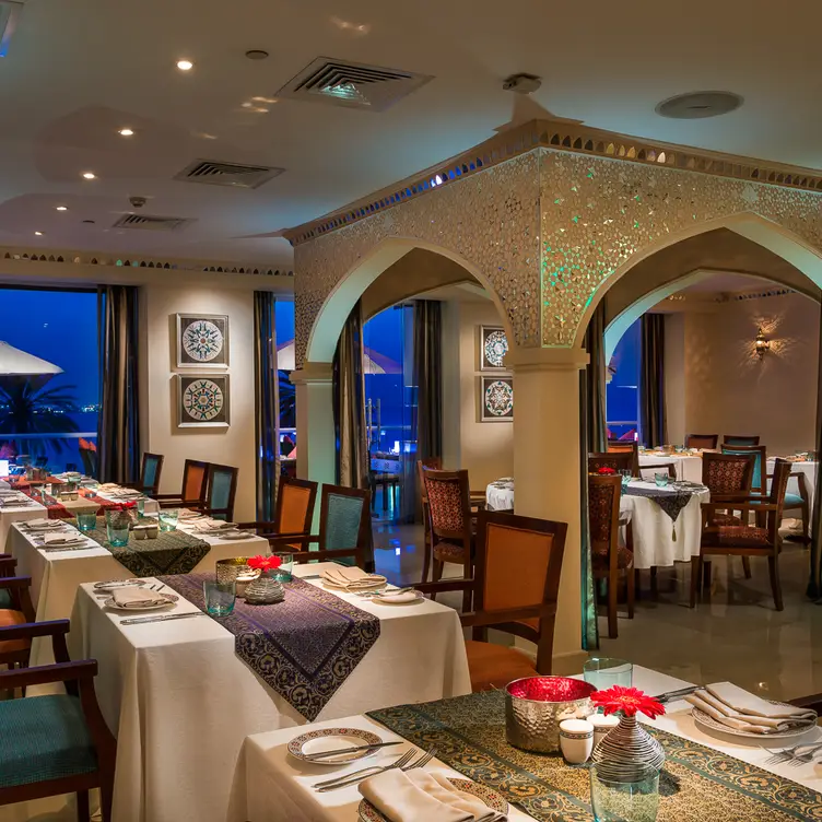 Shiraz Restaurant - Crowne Plaza Muscat, Muscat, Muscat