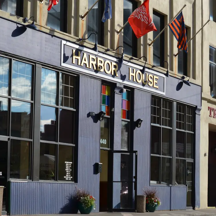 Harbor House Detroit, MI