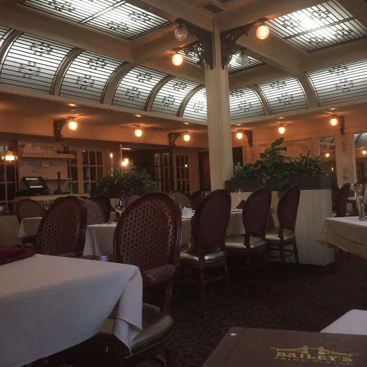 Restaurante Bailey's Restaurant and Lounge Actualizado en 2023